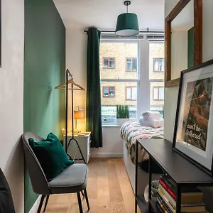 https://1br-stylish-flat-by-hostarahomes-near-liverpool-street.brighton-hotels-england.com