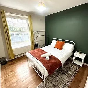 https://quirky-3-bedroom-flat-in-shoreditch.brighton-hotels-england.com