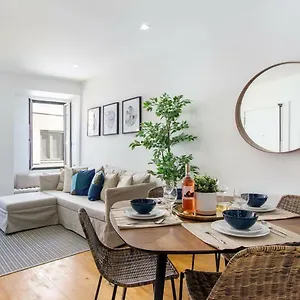 https://lovelystay-traditional-alfama-view.hotels-lisbon-portugal.com